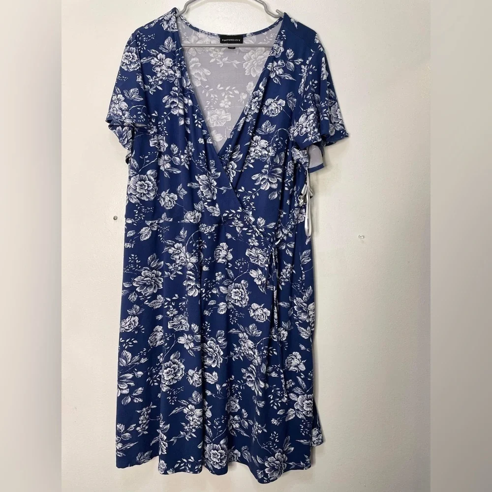 NWT floral print V-neck dress size 3X